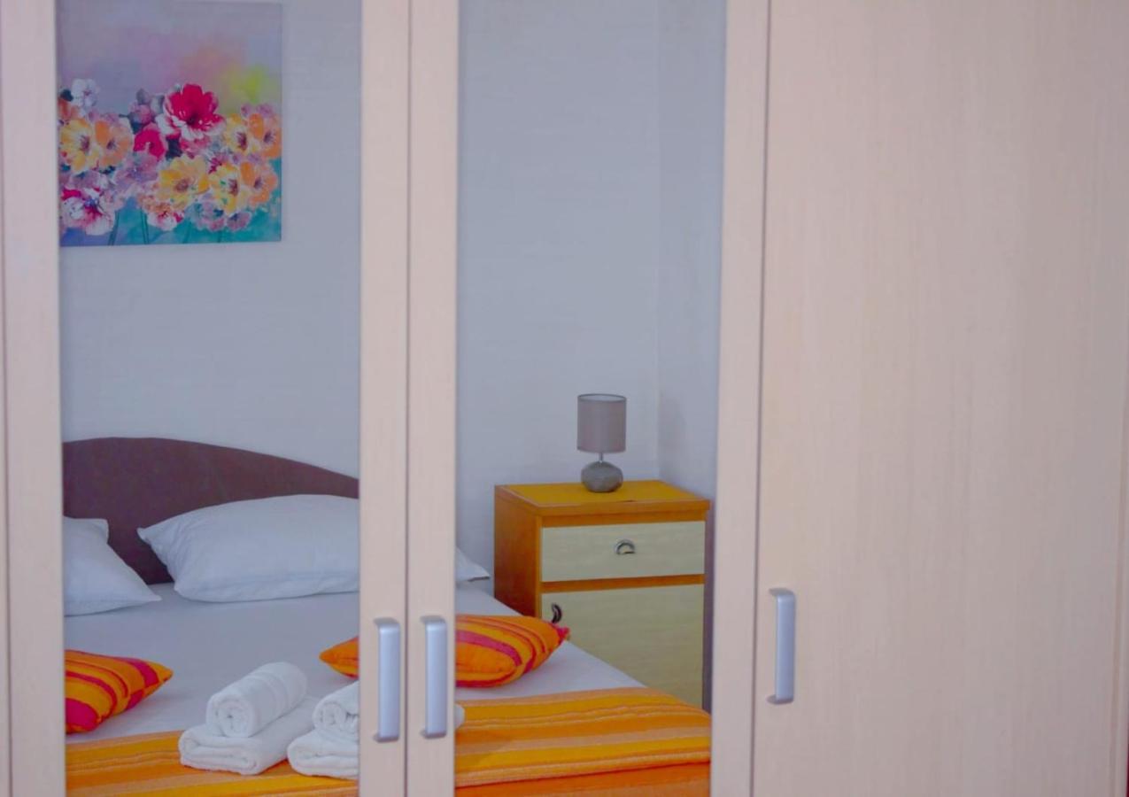 Apartment Ema Трогир Екстериор снимка