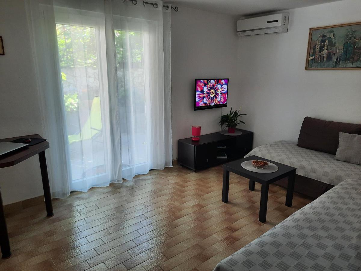 Apartment Ema Трогир Екстериор снимка