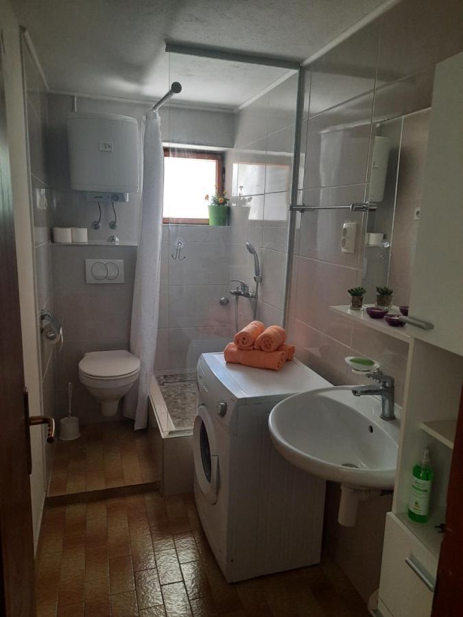 Apartment Ema Трогир Екстериор снимка