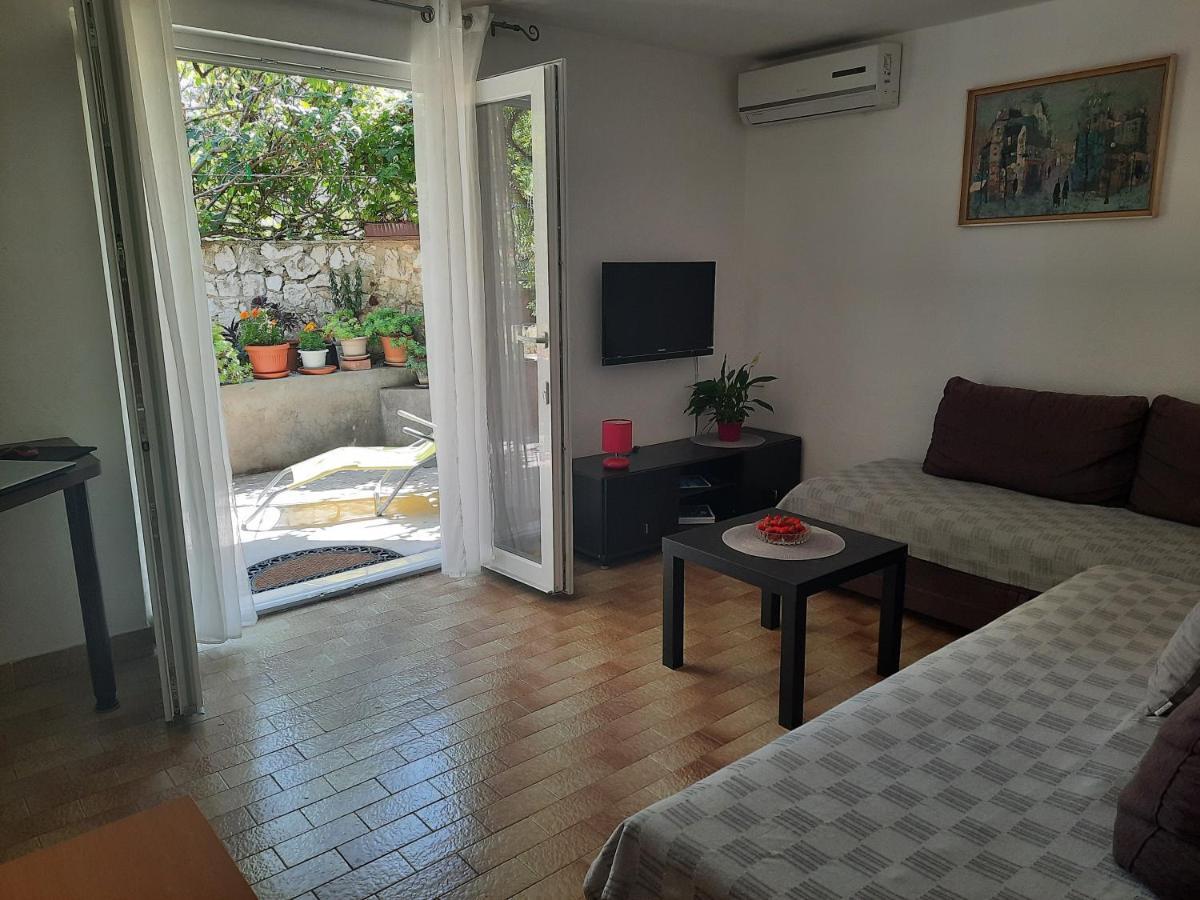 Apartment Ema Трогир Екстериор снимка