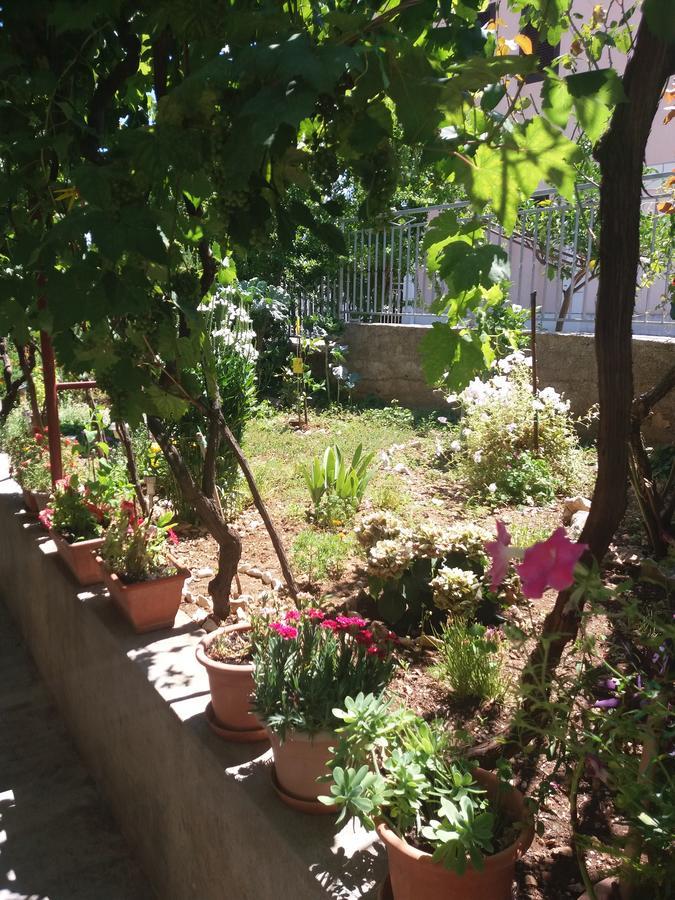 Apartment Ema Трогир Екстериор снимка